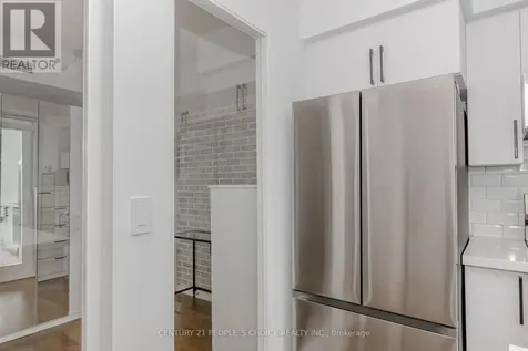 215 Fort York Boulevard Toronto (niagara) ON M5V 4A2