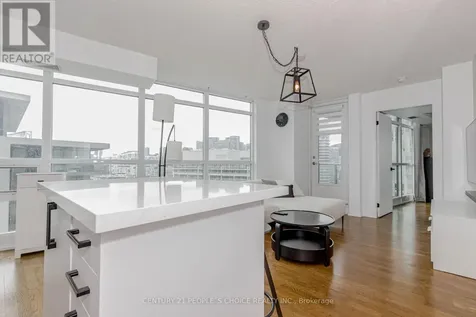 215 Fort York Boulevard Toronto (niagara) ON M5V 4A2