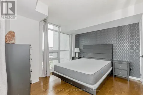 215 Fort York Boulevard Toronto (niagara) ON M5V 4A2
