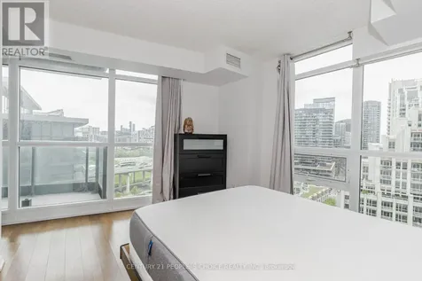 215 Fort York Boulevard Toronto (niagara) ON M5V 4A2
