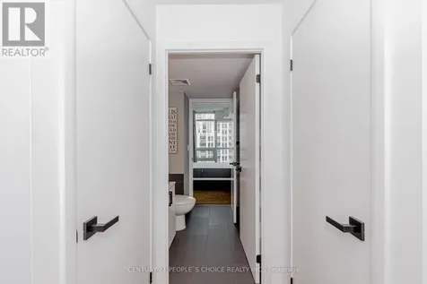 215 Fort York Boulevard Toronto (niagara) ON M5V 4A2