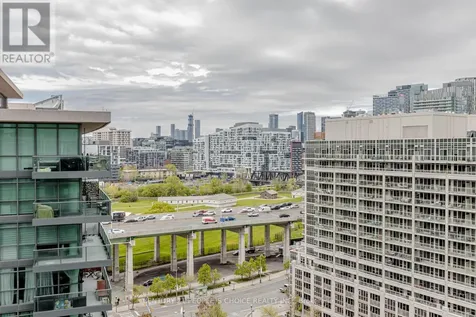 215 Fort York Boulevard Toronto (niagara) ON M5V 4A2