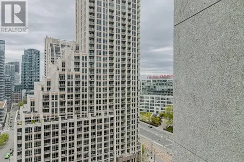 215 Fort York Boulevard Toronto (niagara) ON M5V 4A2