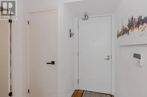 215 Fort York Boulevard Toronto (niagara) ON M5V 4A2