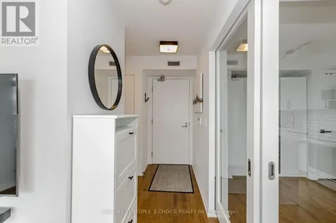 215 Fort York Boulevard Toronto (niagara) ON M5V 4A2