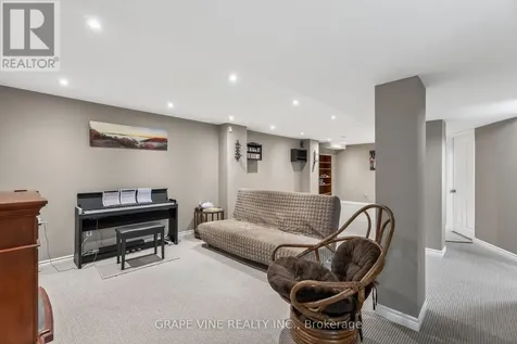 103 Rowallen Place Ottawa ON K1T 4E3