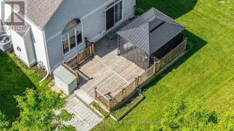 103 Rowallen Place Ottawa ON K1T 4E3