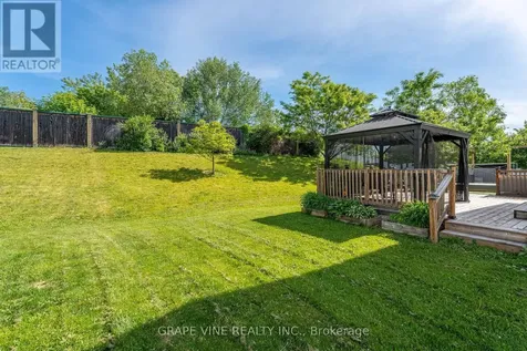 103 Rowallen Place Ottawa ON K1T 4E3