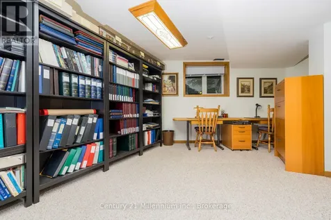130 Pioneer Lane Blue Mountains ON L9Y 0M7