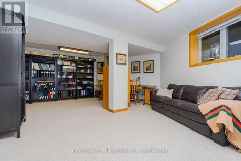 130 Pioneer Lane Blue Mountains ON L9Y 0M7