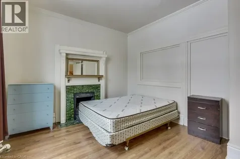 802 Waterloo Street London ON N6A 3W4