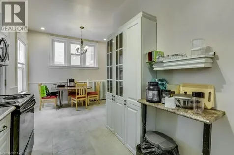802 Waterloo Street London ON N6A 3W4
