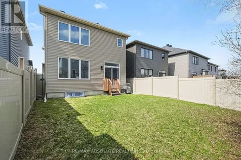 633 Geranium Walk Ottawa ON K2S 2J3