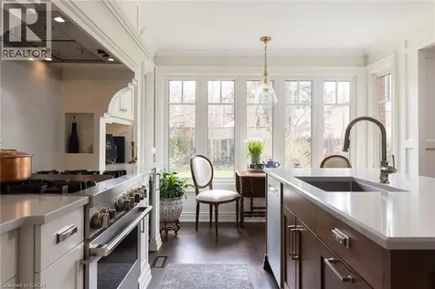 392 Aspen Forest Drive Oakville ON L6J 6H5