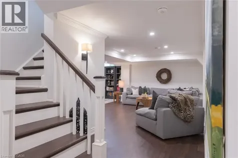 392 Aspen Forest Drive Oakville ON L6J 6H5