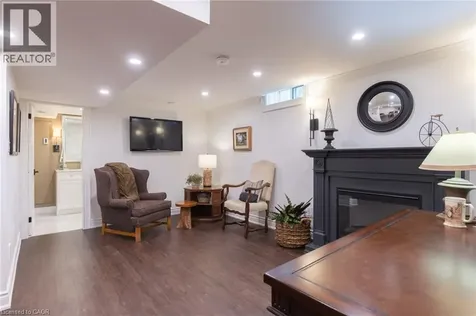 392 Aspen Forest Drive Oakville ON L6J 6H5