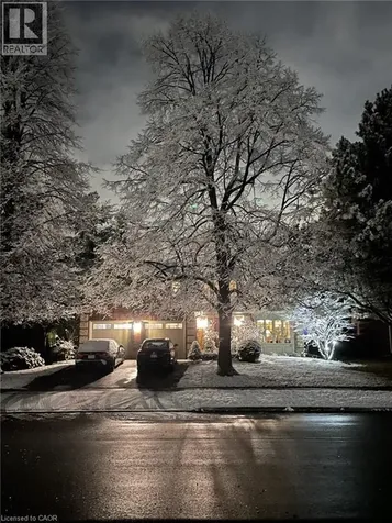 392 Aspen Forest Drive Oakville ON L6J 6H5