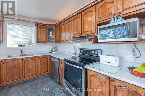 892 Beauchamp Avenue Ottawa ON K1C 3A7