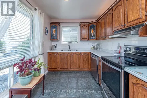 892 Beauchamp Avenue Ottawa ON K1C 3A7
