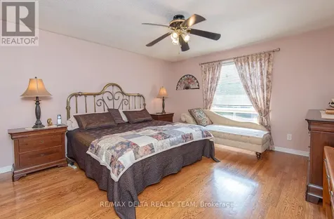 892 Beauchamp Avenue Ottawa ON K1C 3A7