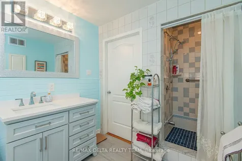 892 Beauchamp Avenue Ottawa ON K1C 3A7