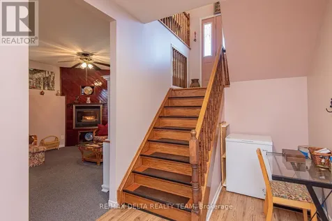 892 Beauchamp Avenue Ottawa ON K1C 3A7