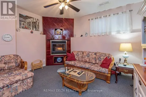 892 Beauchamp Avenue Ottawa ON K1C 3A7
