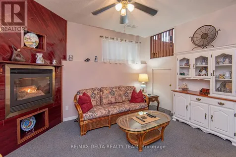 892 Beauchamp Avenue Ottawa ON K1C 3A7