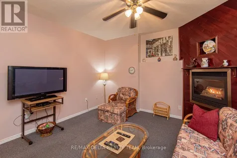 892 Beauchamp Avenue Ottawa ON K1C 3A7