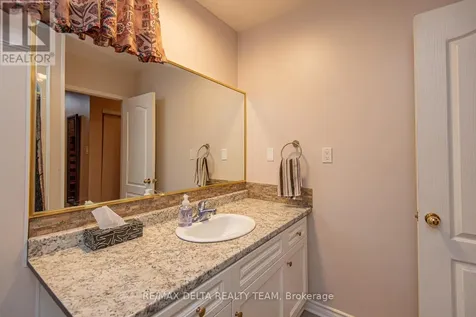 892 Beauchamp Avenue Ottawa ON K1C 3A7