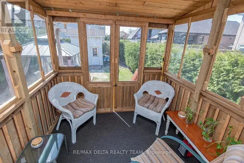 892 Beauchamp Avenue Ottawa ON K1C 3A7