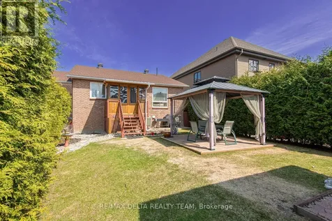 892 Beauchamp Avenue Ottawa ON K1C 3A7