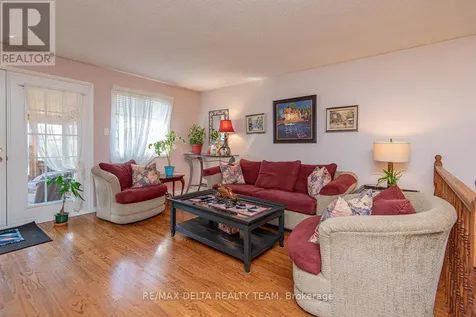 892 Beauchamp Avenue Ottawa ON K1C 3A7