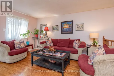 892 Beauchamp Avenue Ottawa ON K1C 3A7
