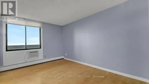 415 Greenview Avenue Ottawa ON K2B 8G5