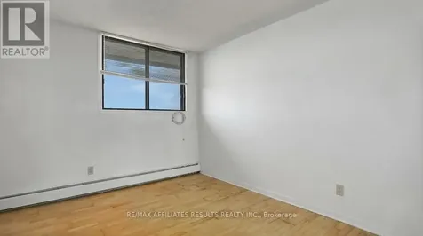 415 Greenview Avenue Ottawa ON K2B 8G5
