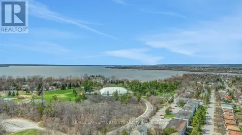 415 Greenview Avenue Ottawa ON K2B 8G5