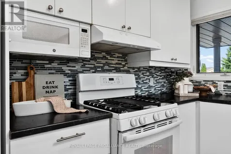 1 Meredith Avenue Cobourg ON K9A 4G6