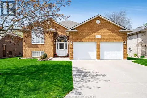 25 Regatta Drive Leamington ON N8H 5L6