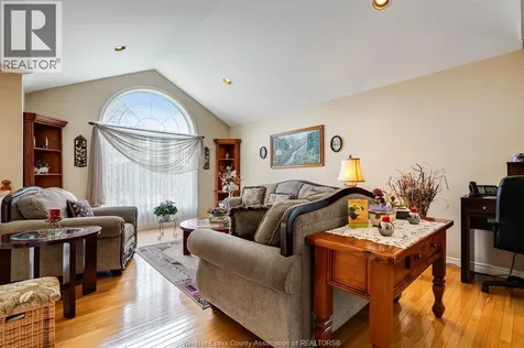 25 Regatta Drive Leamington ON N8H 5L6