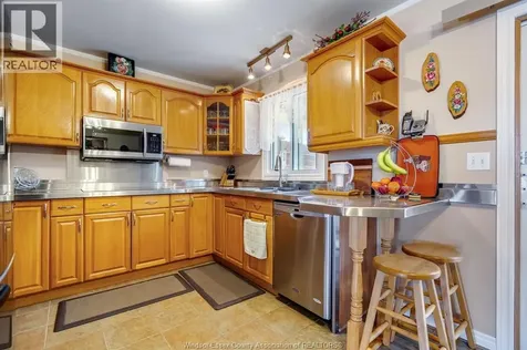 25 Regatta Drive Leamington ON N8H 5L6