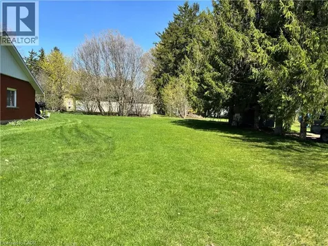 31 Christian Street Baden ON N3A 2M7