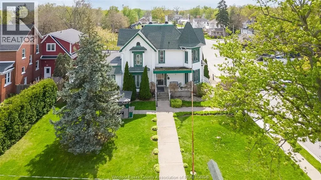122 Talbot St. S Essex ON N8N 1B4