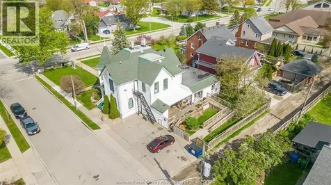 122 Talbot St. S Essex ON N8N 1B4