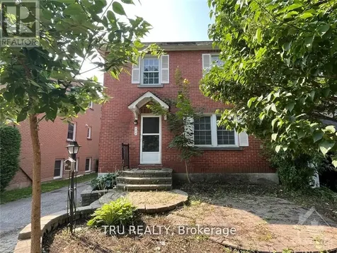 102 Putman Avenue Ottawa ON K1M 1Z6