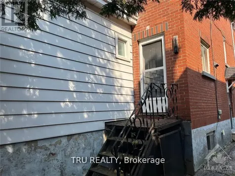 102 Putman Avenue Ottawa ON K1M 1Z6