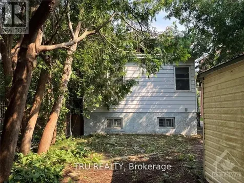 102 Putman Avenue Ottawa ON K1M 1Z6