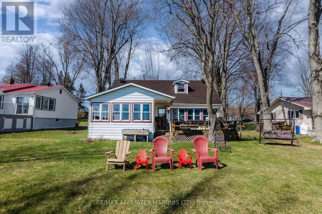 11 Hamilton Island Road South Glengarry ON K0C 2E0
