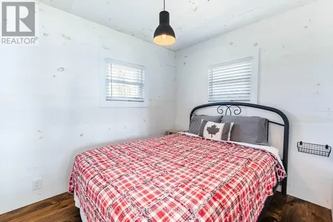 11 Hamilton Island Road South Glengarry ON K0C 2E0