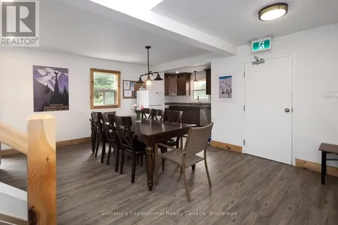 210 Arlberg Crescent Blue Mountains ON L9Y 0M1